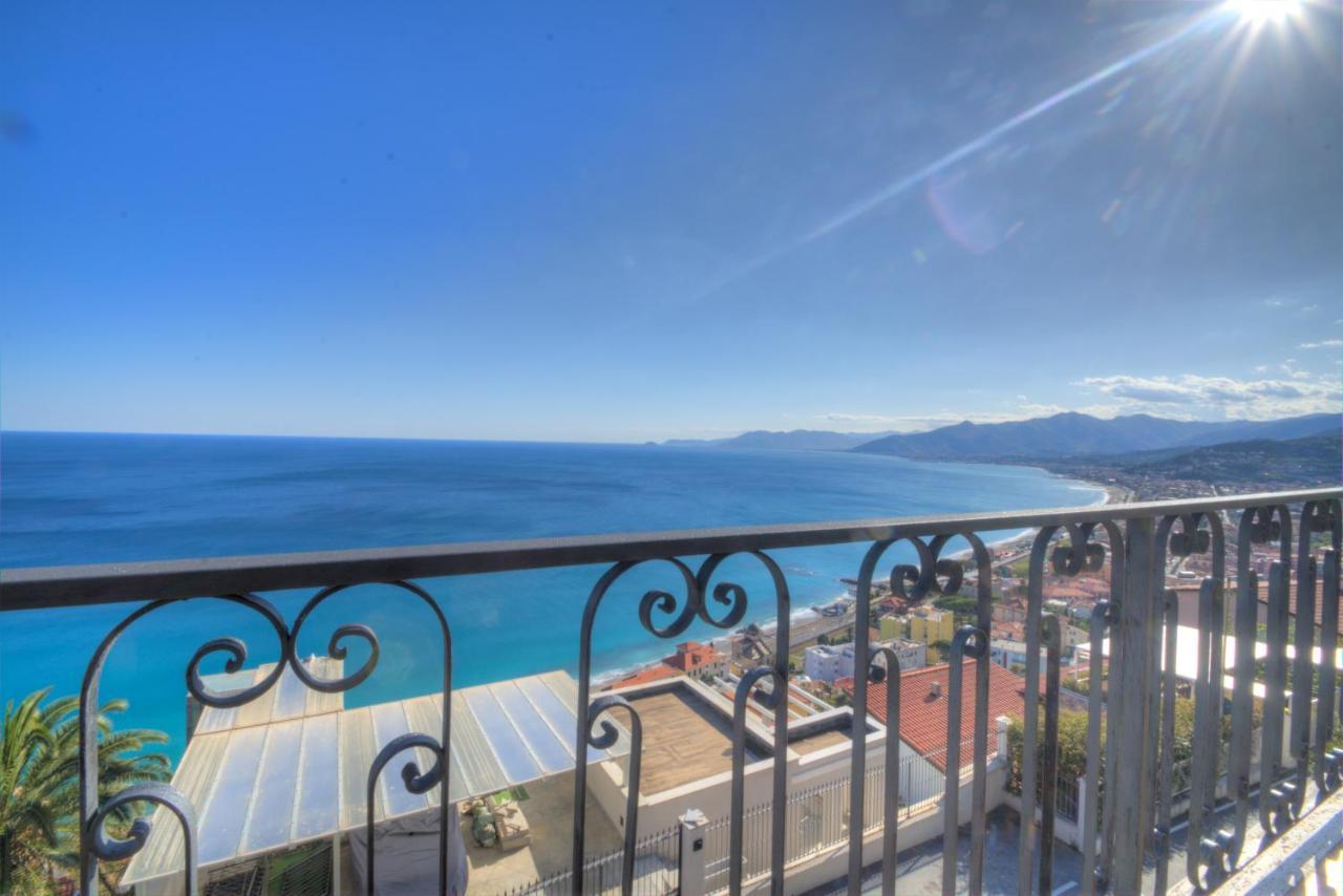 Villa Ischia Attico Sul Mare A Verezzi Борджо-Верецци Экстерьер фото
